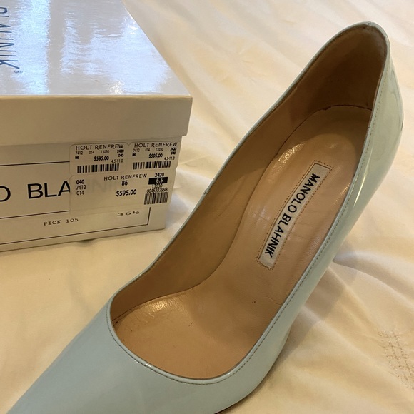 Manolo Blahnik Pointed Toe Heels - Picture 3 of 5